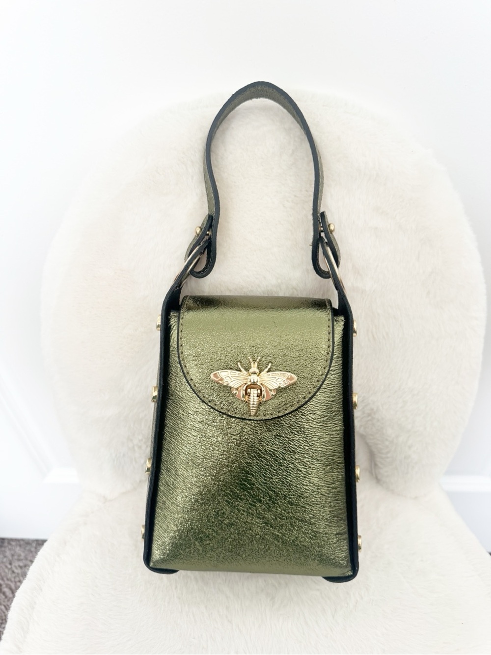 NEW Vera Pelle Italian Metallic Green Leather Cassette The Bee Bag